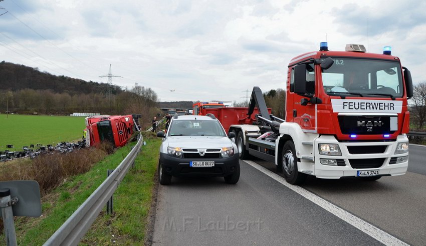 Bierlaster umgestuerzt A 3 Rich Frankfurt Hoehe AS Lohmar P013.JPG